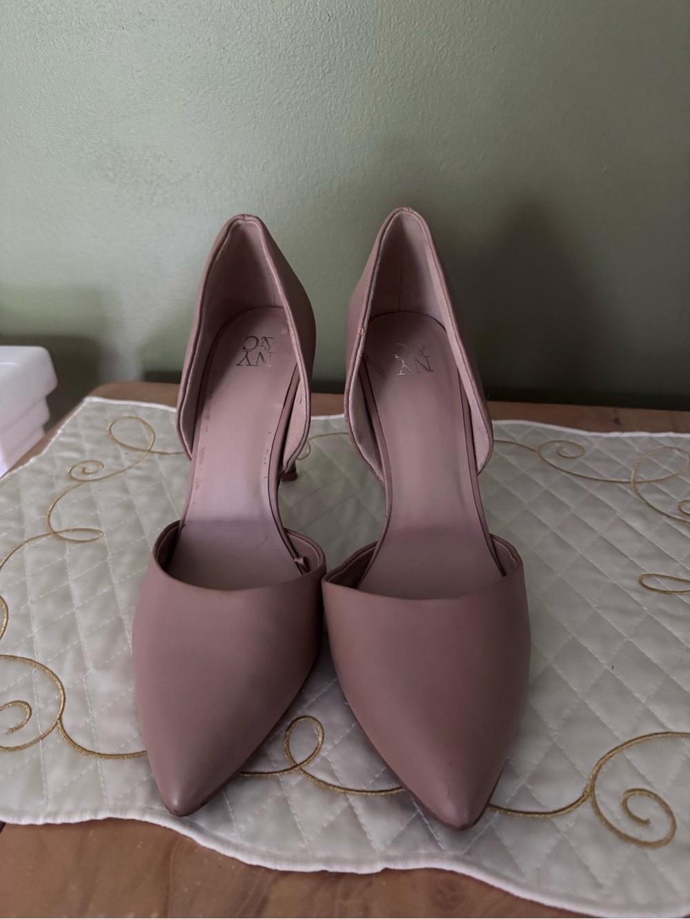 New York & Company Nude Closed Toe Heel Size 9